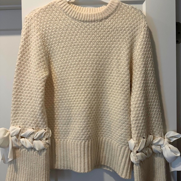 Club Monaco Sweaters - Club Monaco | Crew Neck Cream Pull Over with Bows - Size Xs